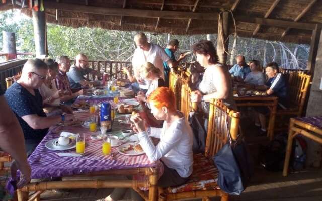 Bintang Bolong Lodge