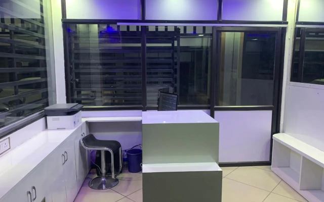 Hotel Mansarovar Luxury Business Hotel
