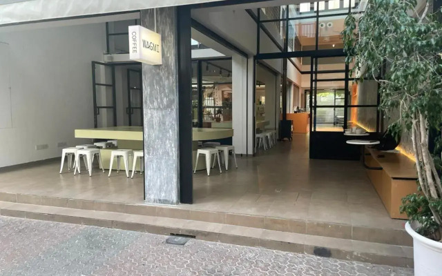 Metropole Hotel