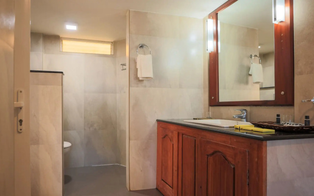 Shola Crown Resort - Munnar