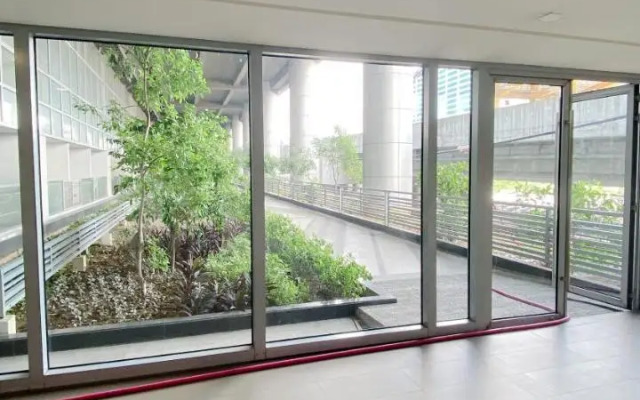 Cozy and Classy Studio Across Airport Terminal 3