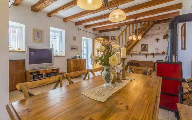 Rustic Villa Mala