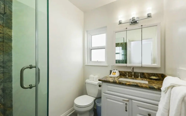Upper Beach Front Escape Unit B