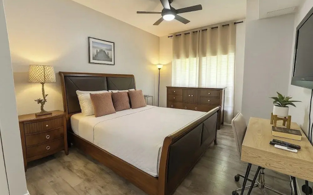 3BR Townhome w/ Pool & BBQ Near Disney