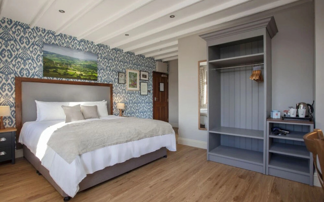 Woodborough Inn
