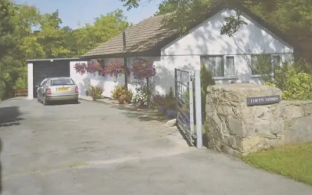 Llwyn Onnen, Benllech