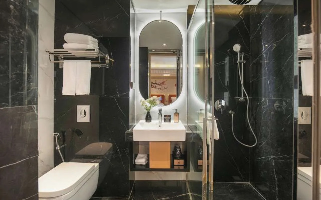 Aurora Oriental Hotel