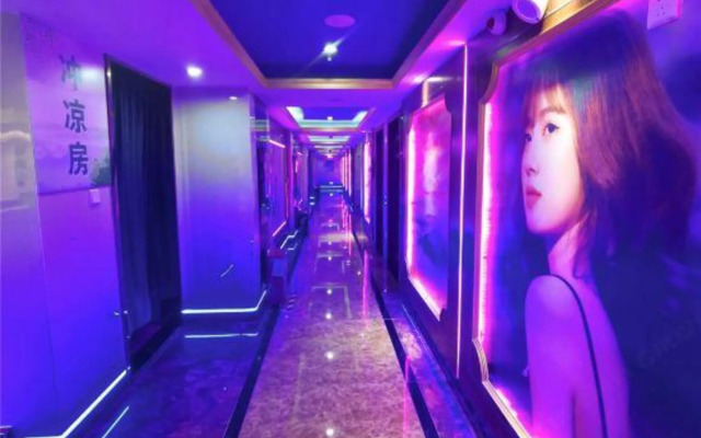 Yiyi Chain Hotel (Foshan Sanshui Plaza Branch)