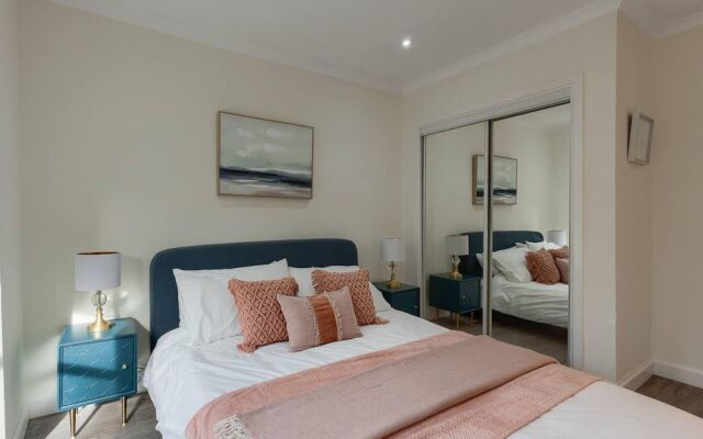 Captivating 3-bed Apartment by Gleneagles