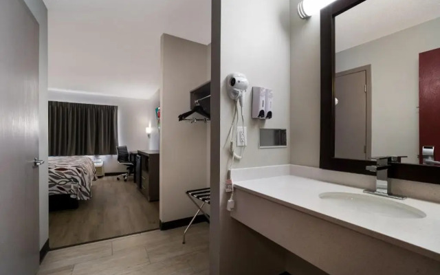 Super 8 by Wyndham Marston