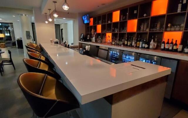 Holiday Inn Irving Las Colinas by IHG