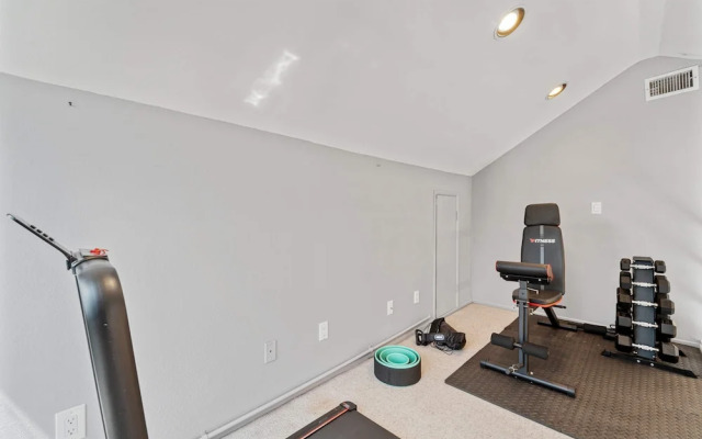 NEW - 1 Location-family-5br-yard-gym-parking