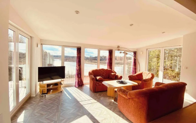 Bjurvik's Villa - Flat 3 - Business Customers Only