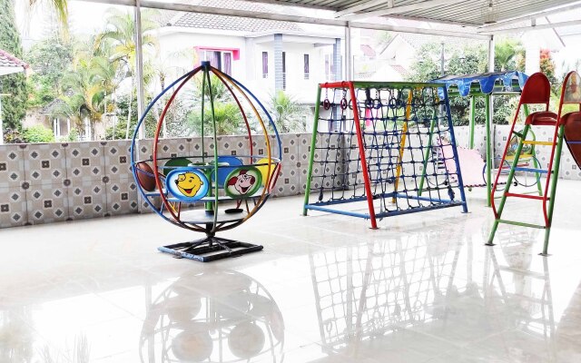 Pertiwi Homestay Near Museum Angkut Batu Mitra RedDoorz