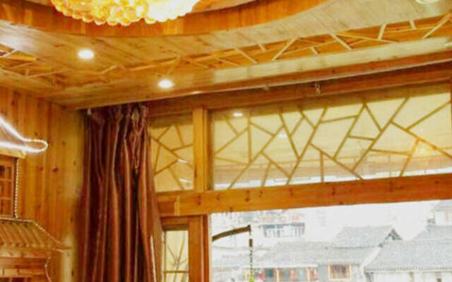 Xiongdi Renjia Diaojiaolou Inn