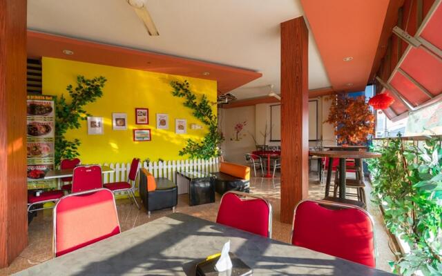 OYO 178 Denata B&B