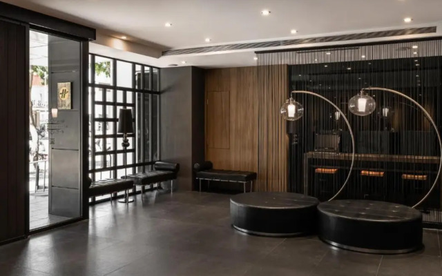 The Riverside Hotel International