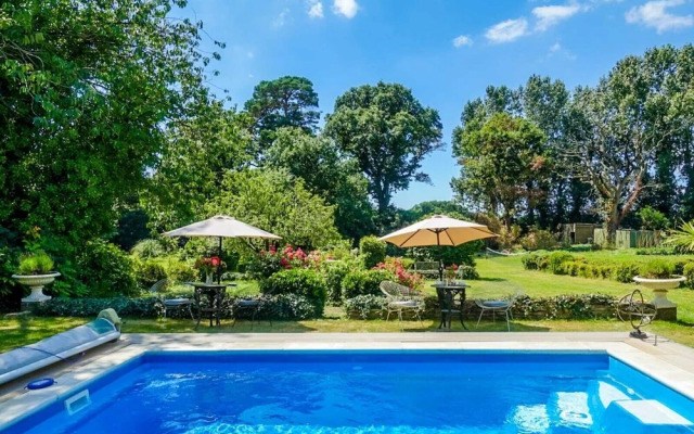 Cedar House Boutique B&B