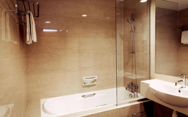 Victoria Hotel, a NuVe Group Collection