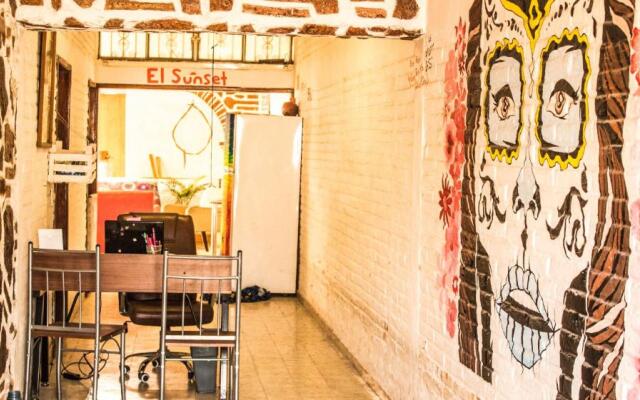 El Sunset Hostel