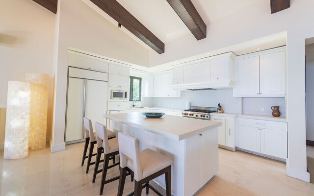 Gorgeous 4 Bedroom Condo