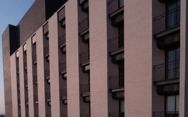 REZ Hotel