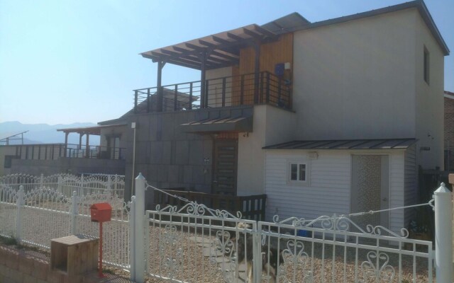 Baettekinae house
