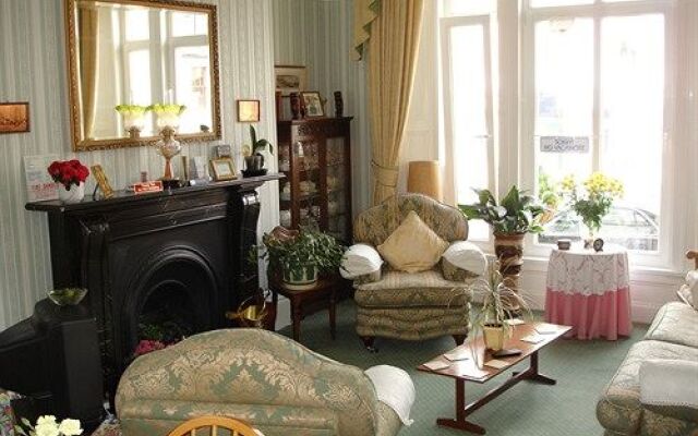 Ashgrove House