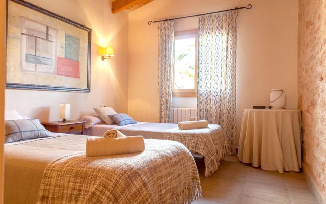 House With 2 Bedrooms in Ses Salines, With Pool Access, Enclosed Garden and Wifi Near the Beach