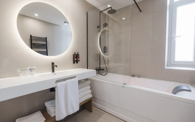 Hotel Mondragon