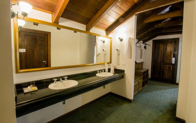 Johnscher by SJ - San Juan Curitiba