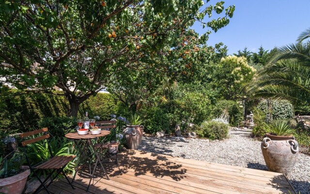 Superb Villa In Olonzac With Swimming Pool Close To Lake