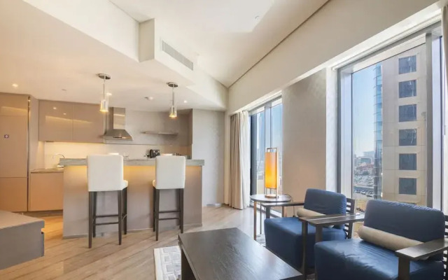 Elegant 1BR Near Wafi Mall Central Dubai Stay