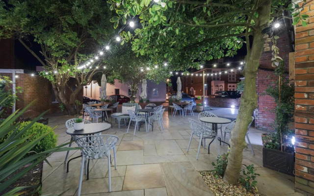 Somerset House Hotel & Restaurant
