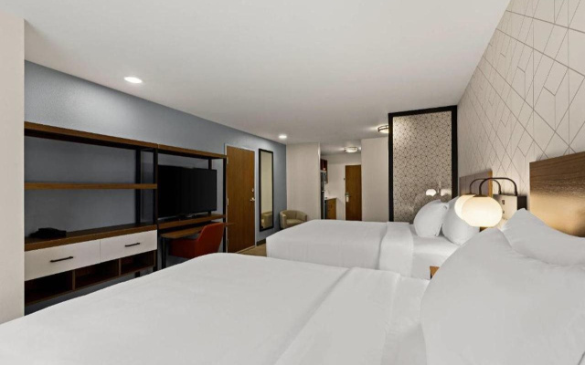 Everhome Suites Denver Airport