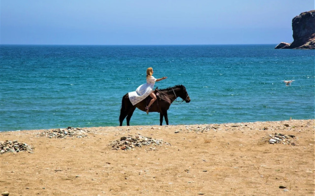 Spathi Beach Suites Kea