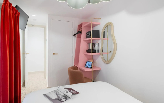 Trendy Canette Hotel