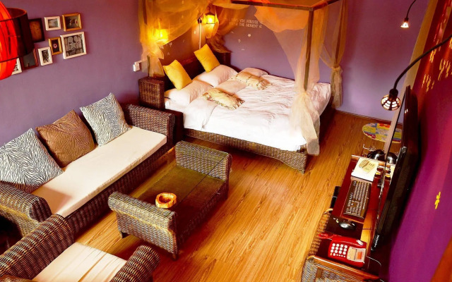 Lijiang Overseas Club