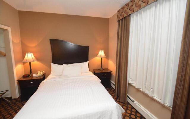 Prince Arthur Waterfront Hotel & Suites