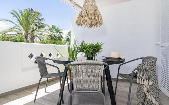 PR - Stunning flat front line beach Puerto Banus