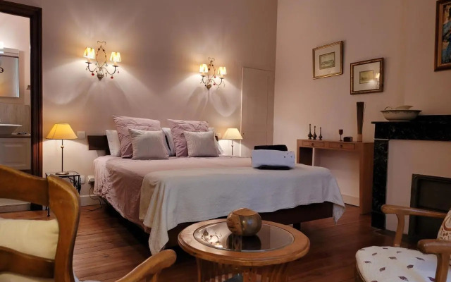 Demeure Vigneronne De Charme B&B