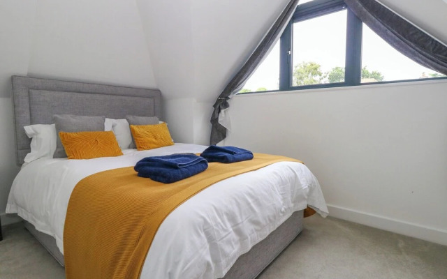 66A Danecourt Road