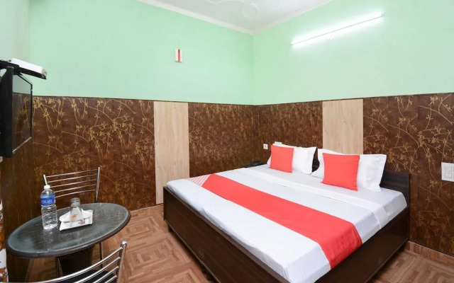 OYO 28097 Hotel Park View