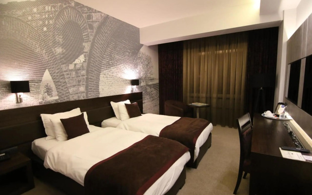 Queen's Hotel