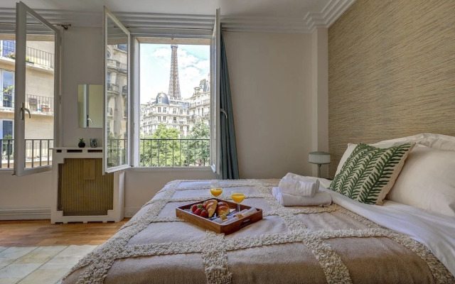 Elegant 1BR Near Eiffel & Champ de Mars
