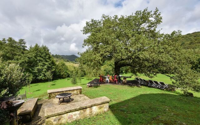 Lovely Farmhouse with Private Swimming Pool in Terrou