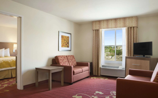 Days Inn & Suites by Wyndham Belmont