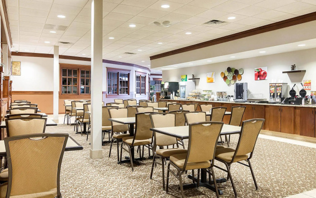 Baymont by Wyndham Jamestown Conference Center & Water Park