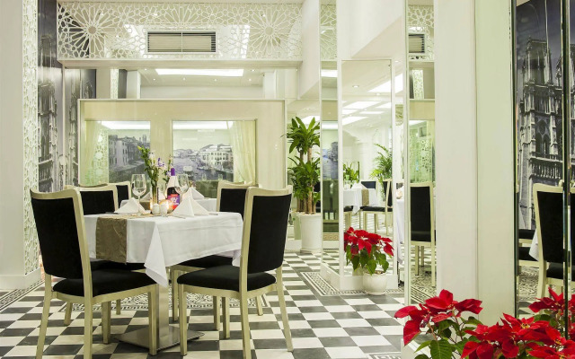 Minerva Church Hotel