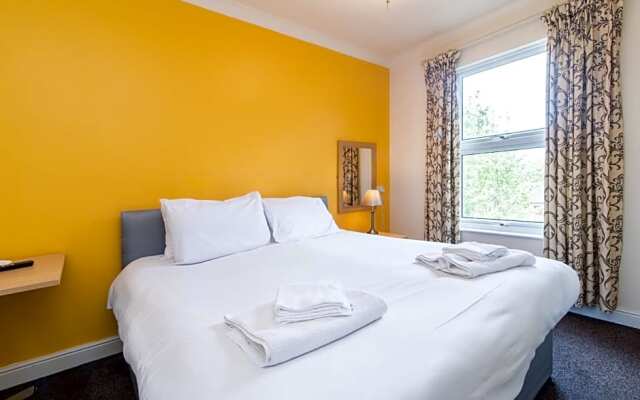 The Linden Leaf Rooms - Classy Studios